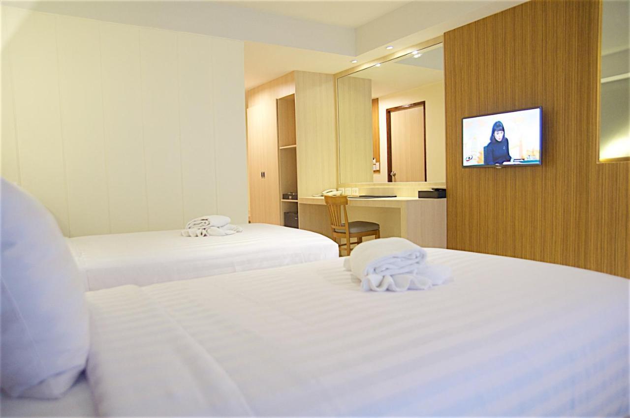 בנגקוק Jolly Suites & Spa Thapra מראה חיצוני תמונה